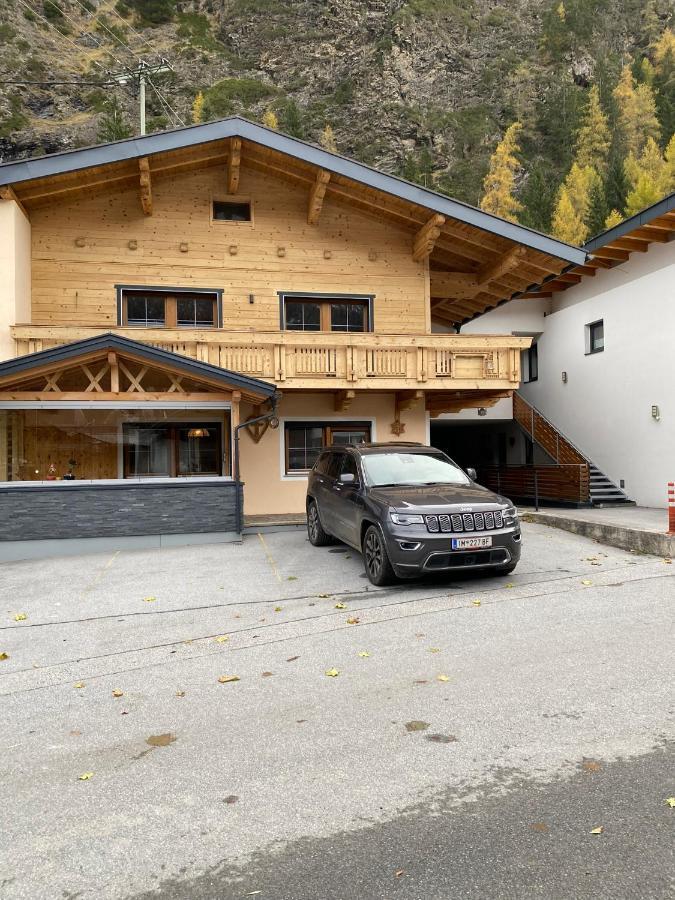 Haus Laterndl * Längenfeld